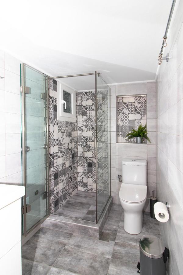 Large, Sunny, Modern Apartment Fully Renovated, Next To Agia Sofia سالونيك المظهر الخارجي الصورة