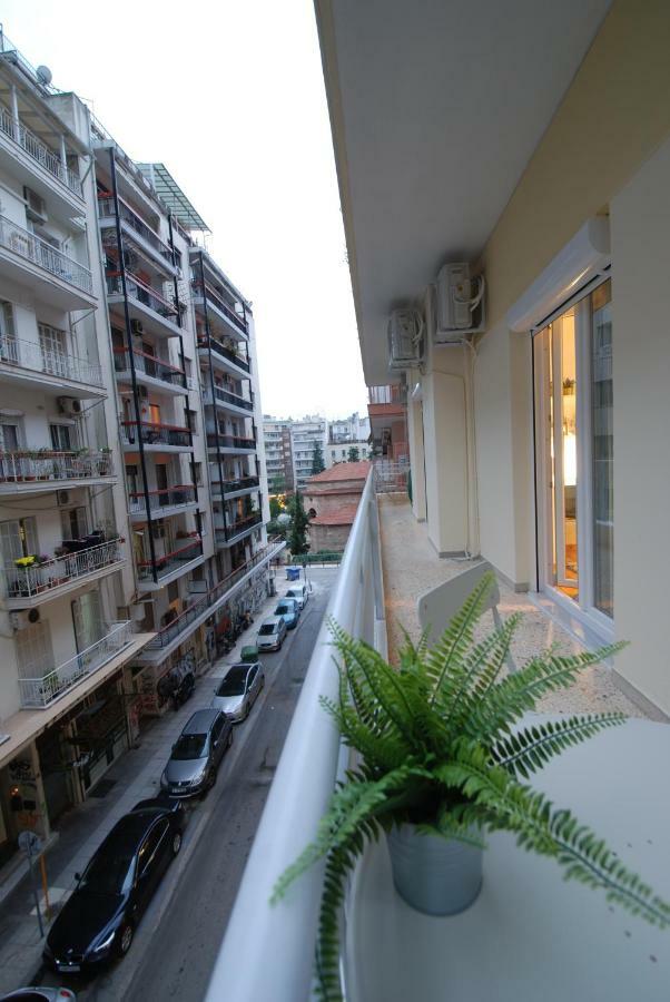 Large, Sunny, Modern Apartment Fully Renovated, Next To Agia Sofia سالونيك المظهر الخارجي الصورة