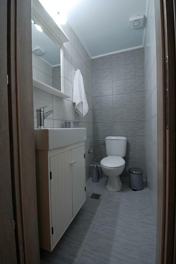 Large, Sunny, Modern Apartment Fully Renovated, Next To Agia Sofia سالونيك المظهر الخارجي الصورة